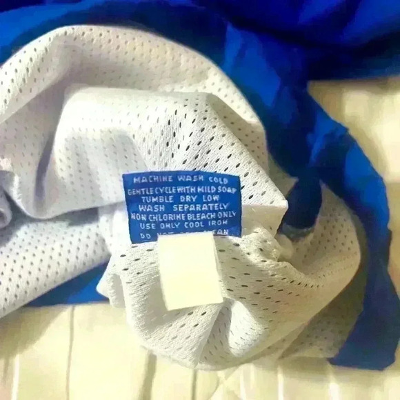 Men’s Kentucky Pullover - Medium - Picture 9 of 9